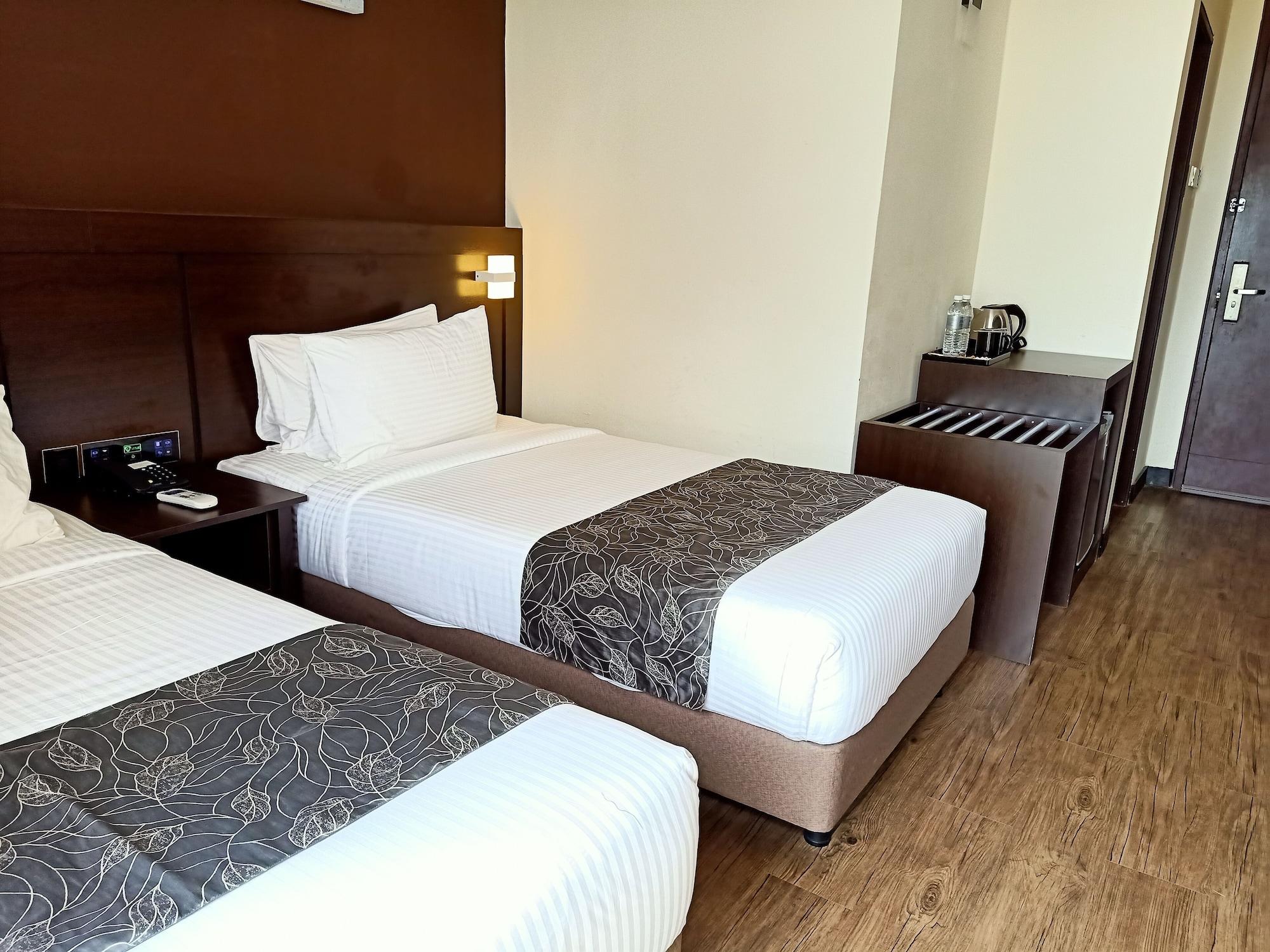 Villea Rompin Resort & Golf Куала Ромпин Екстериор снимка