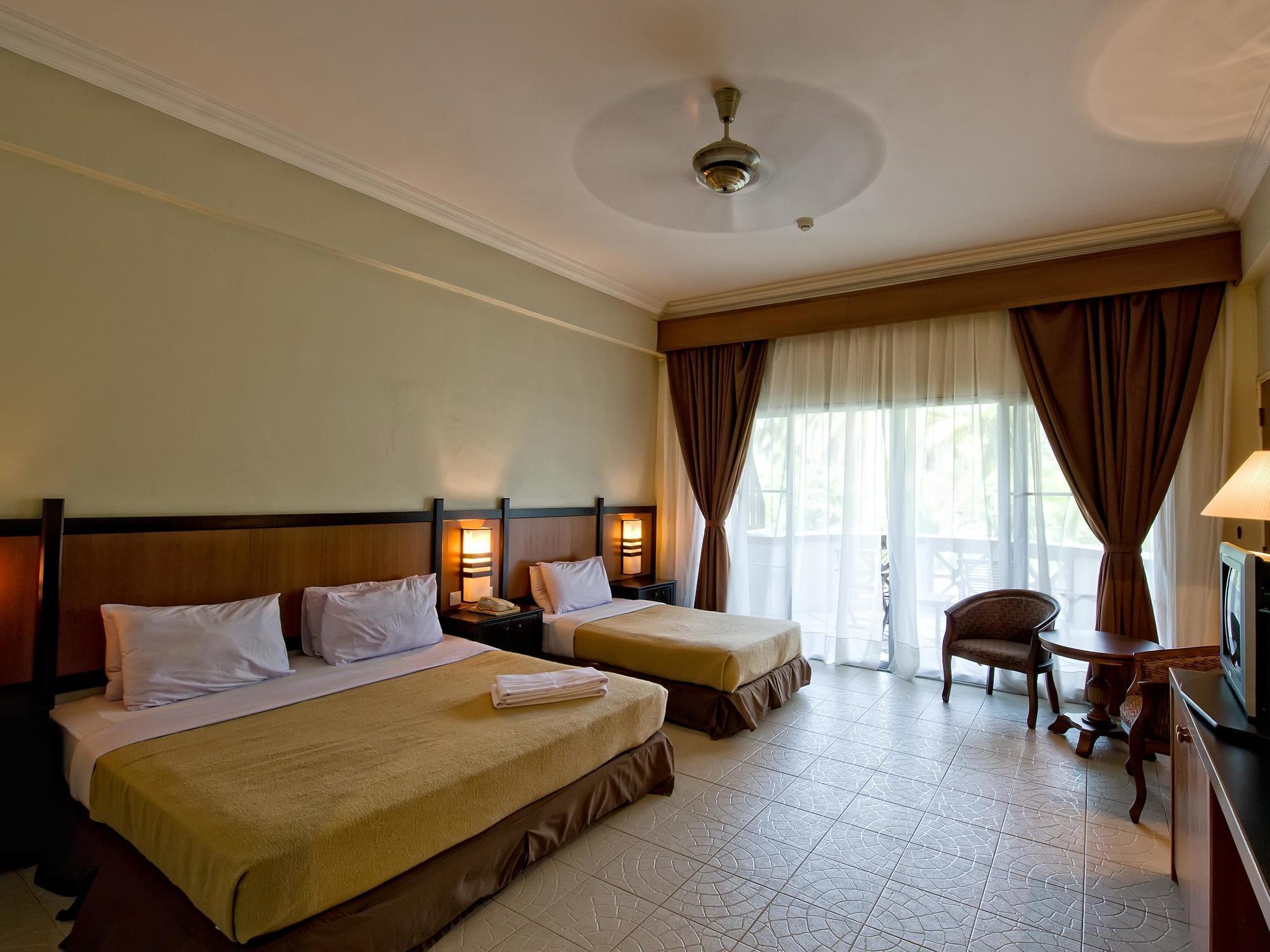 Villea Rompin Resort & Golf Куала Ромпин Екстериор снимка