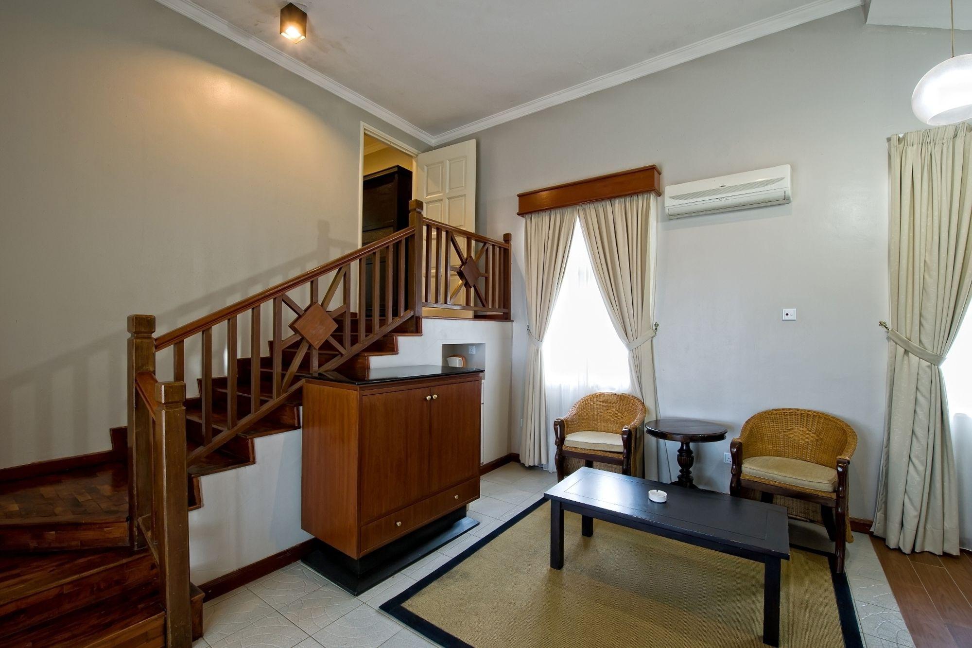 Villea Rompin Resort & Golf Куала Ромпин Екстериор снимка